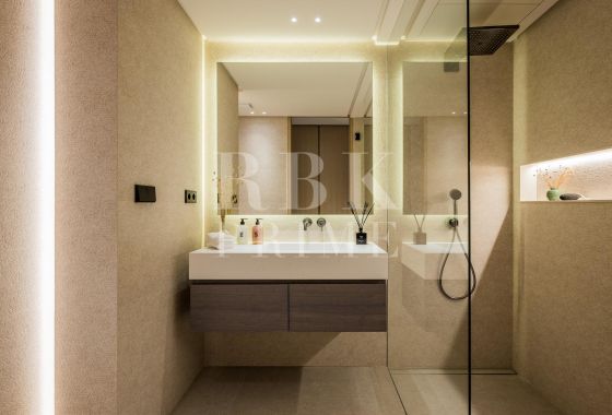 Villa · Available - Málaga