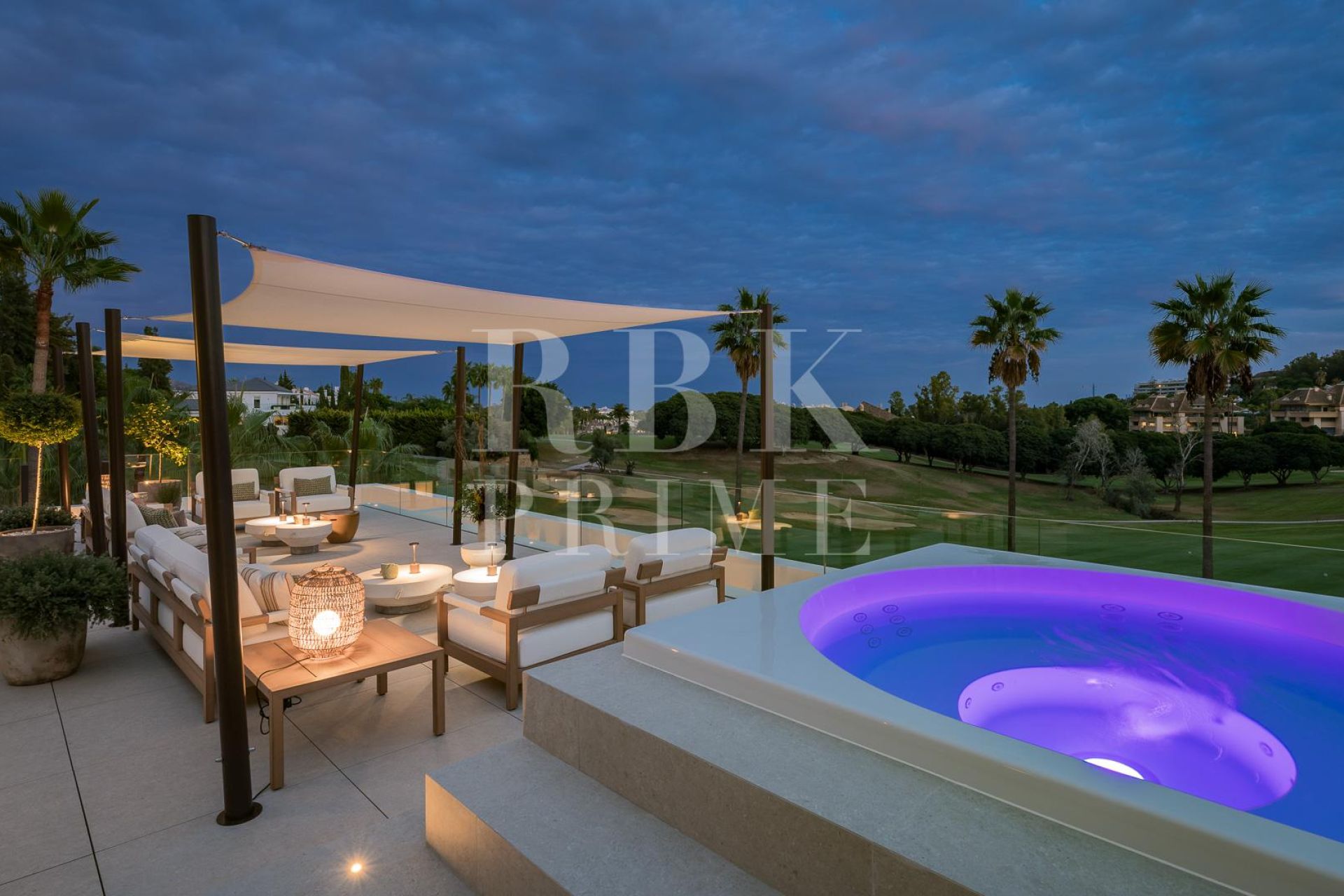 Available - Villa - Málaga - Costa del Sol