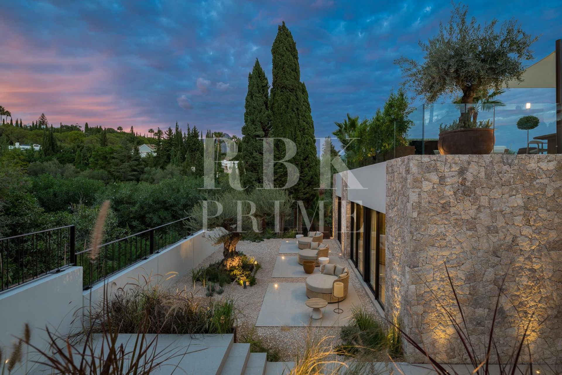 Available - Villa - Málaga - Costa del Sol