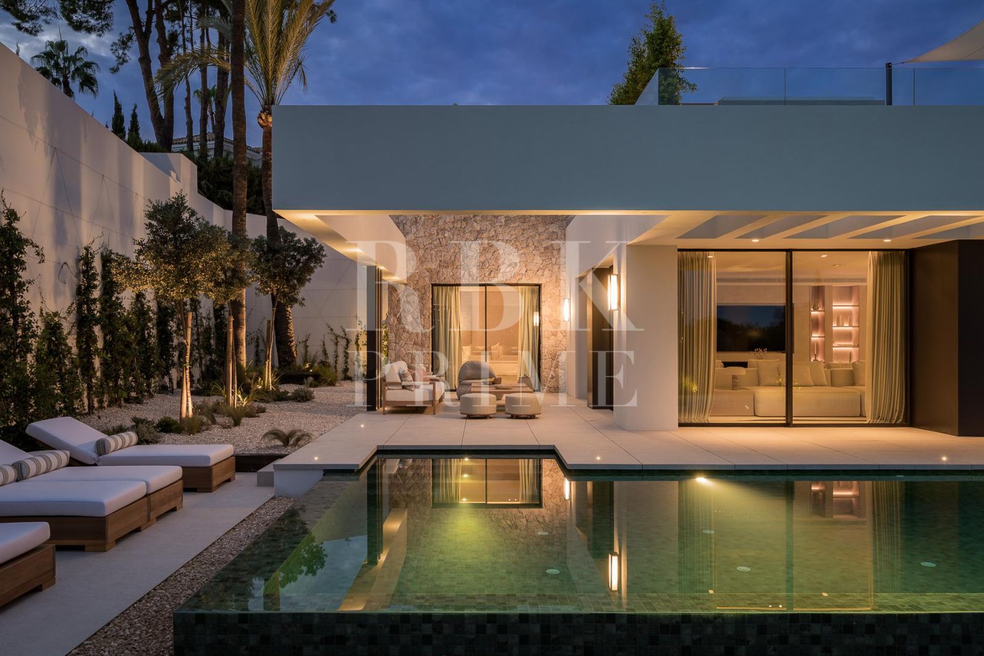 Available - Villa - Málaga - Costa del Sol