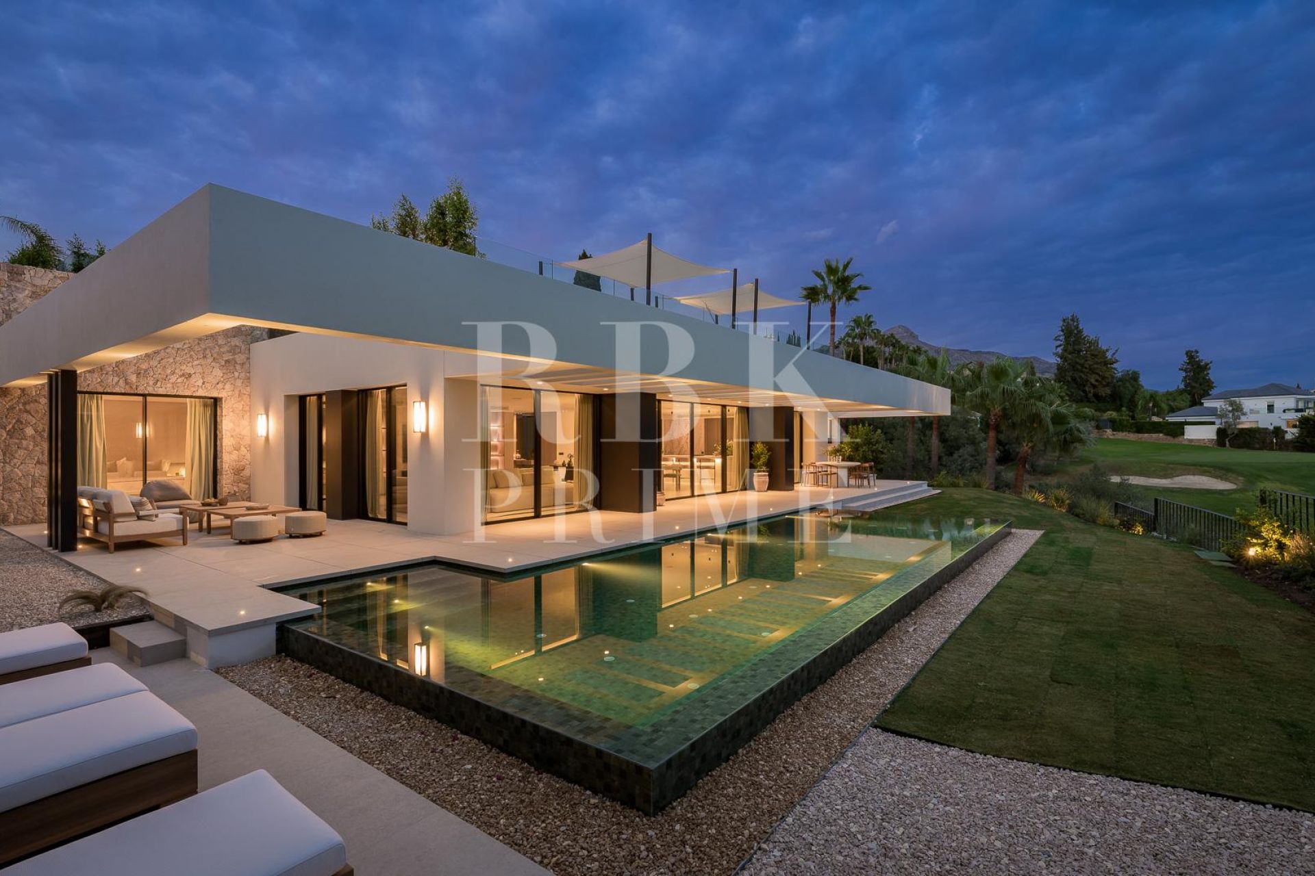 Available - Villa - Málaga - Costa del Sol