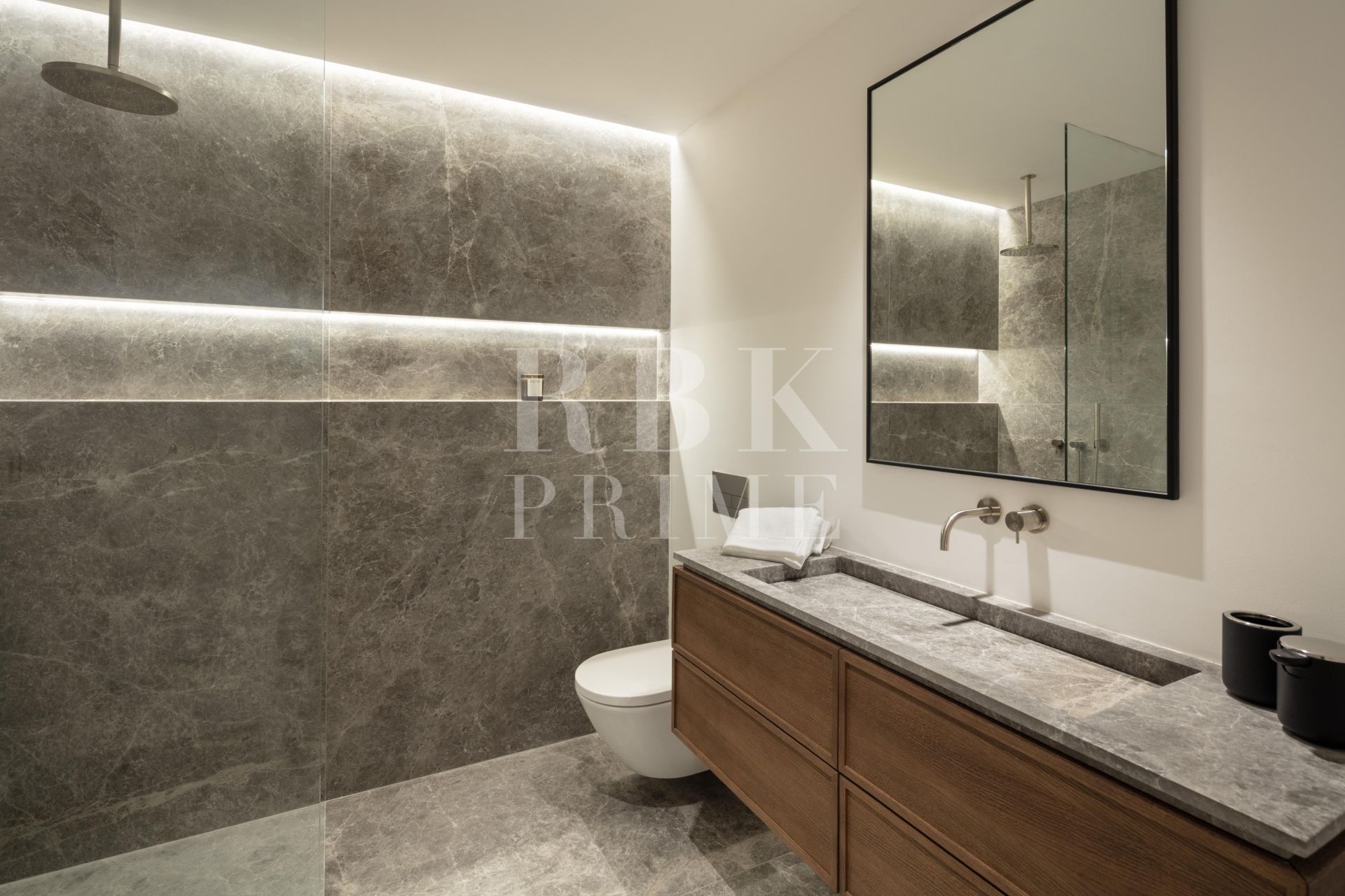 Available - Apartment - Marbella - Costa del Sol