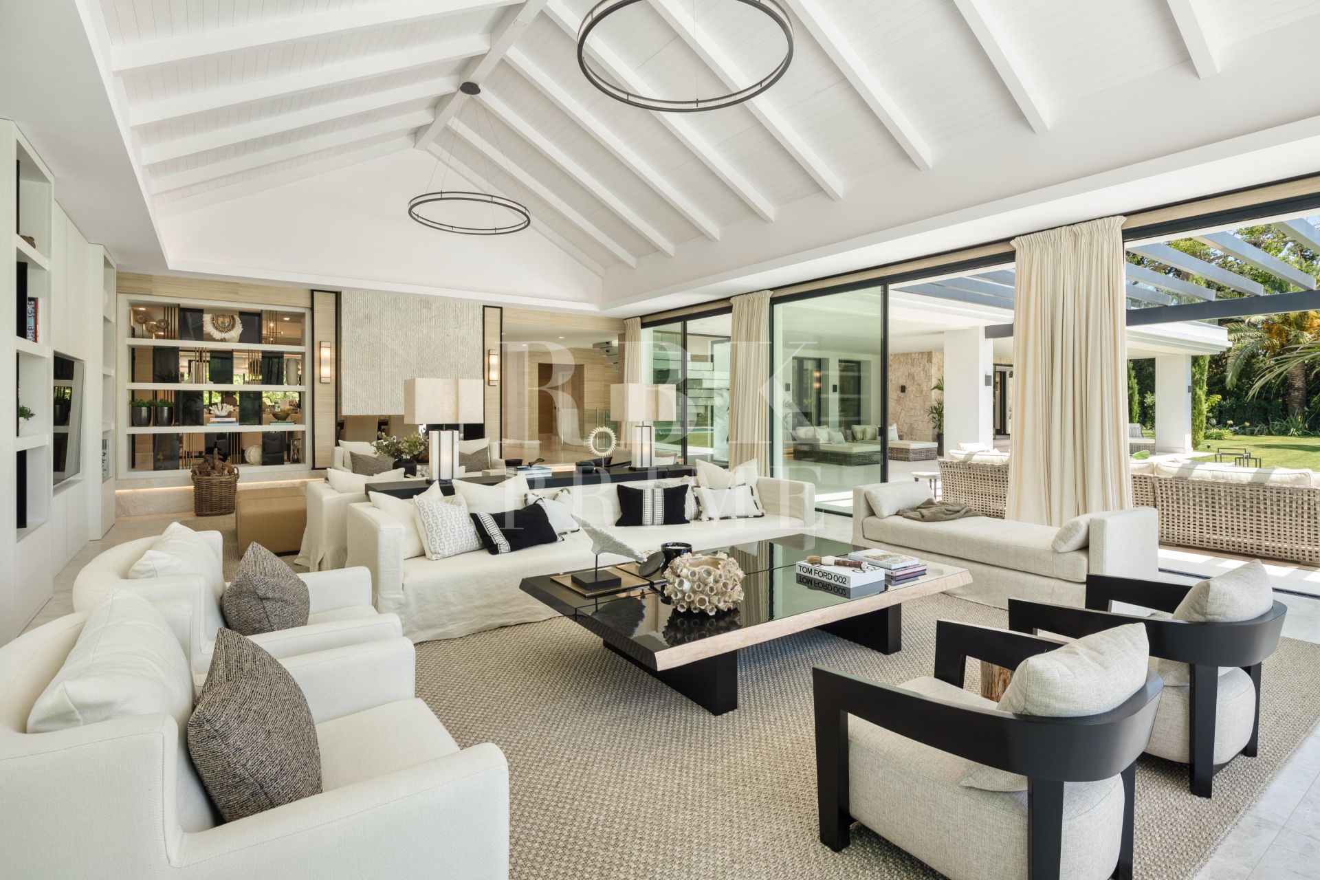 Available - Villa - Málaga - Costa del Sol