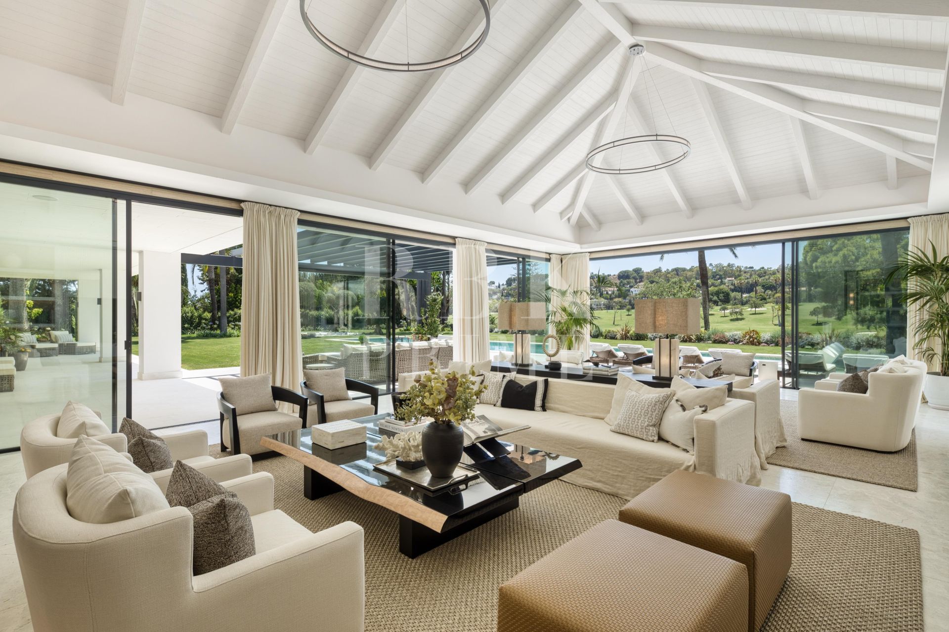 Available - Villa - Málaga - Costa del Sol