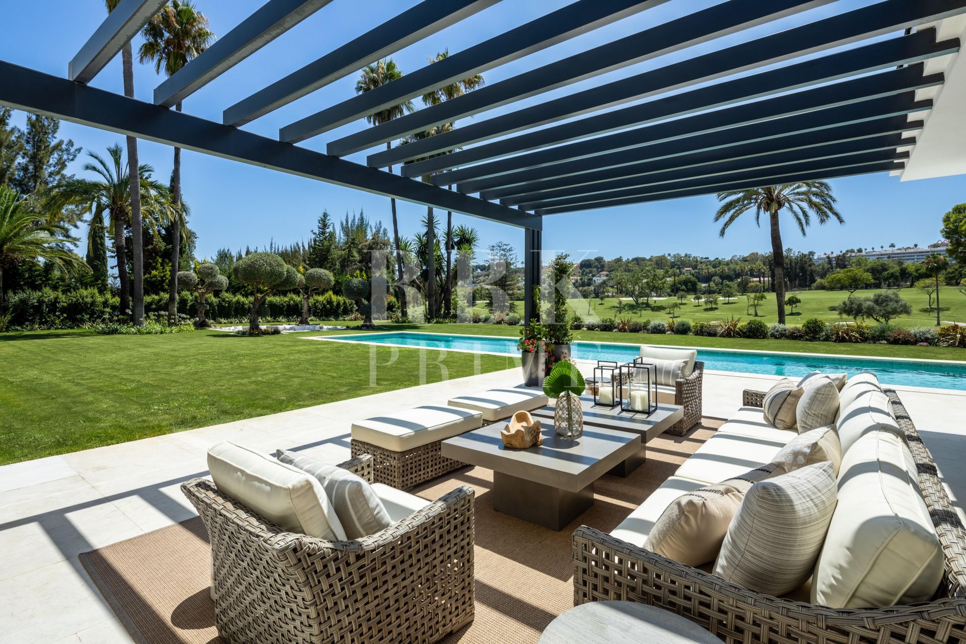 Available - Villa - Málaga - Costa del Sol