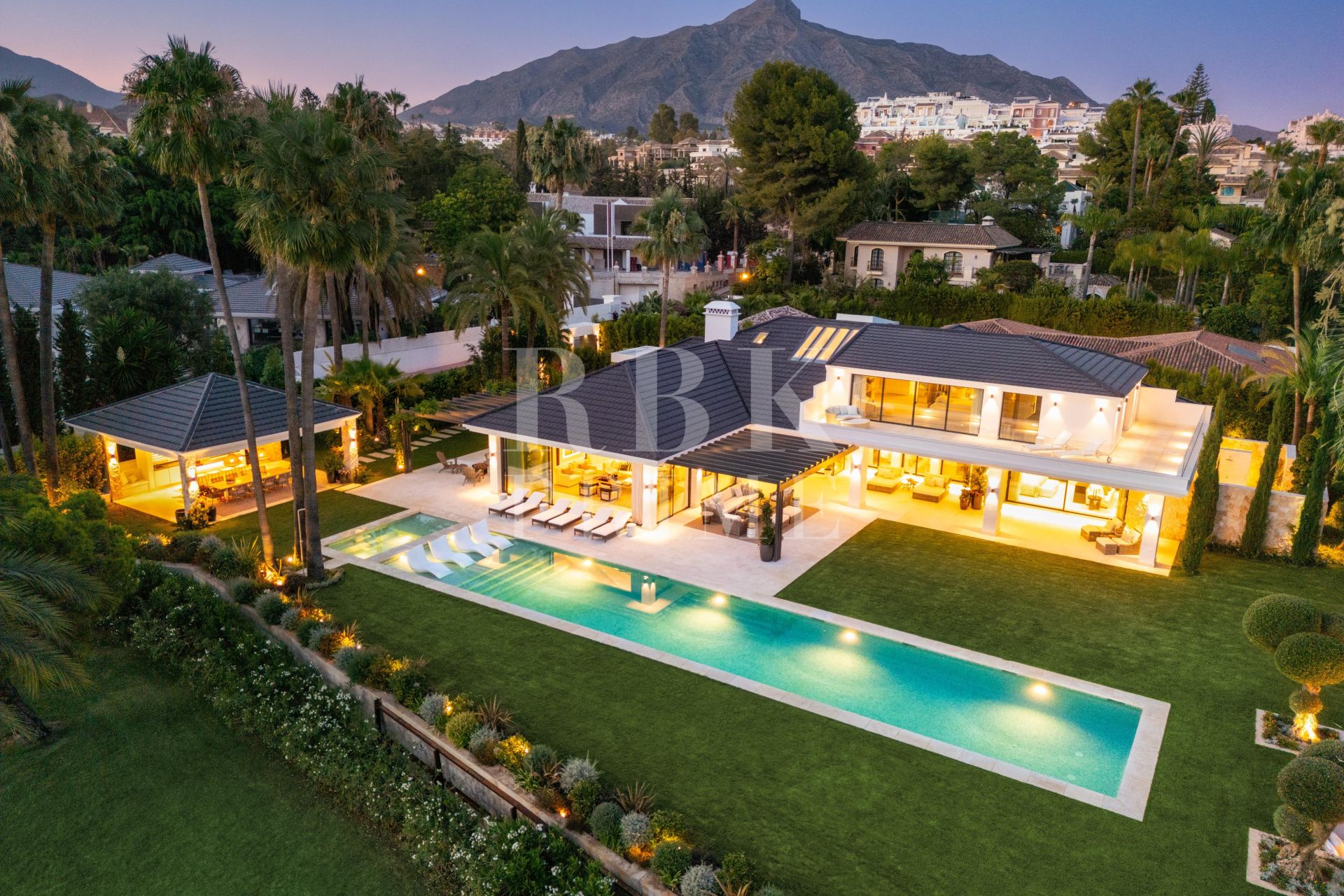 Available - Villa - Málaga - Costa del Sol