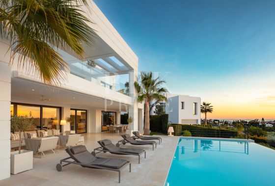 Villa · Available - Málaga
