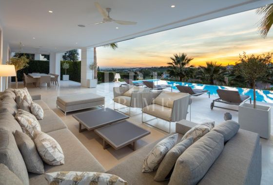 Villa · Available - Málaga