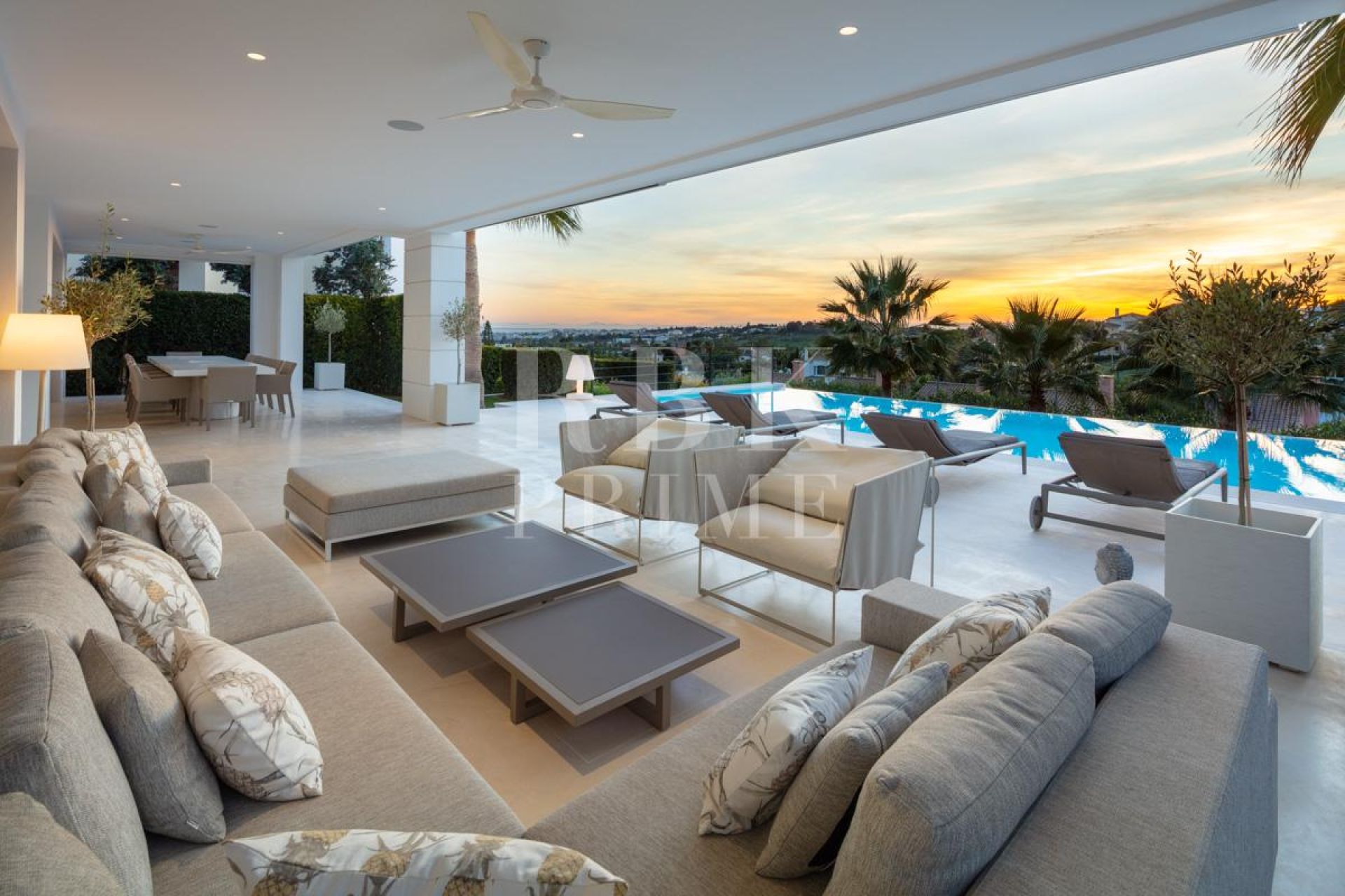 Available - Villa - Málaga - Costa del Sol