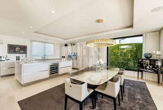 Villa · Available - Málaga