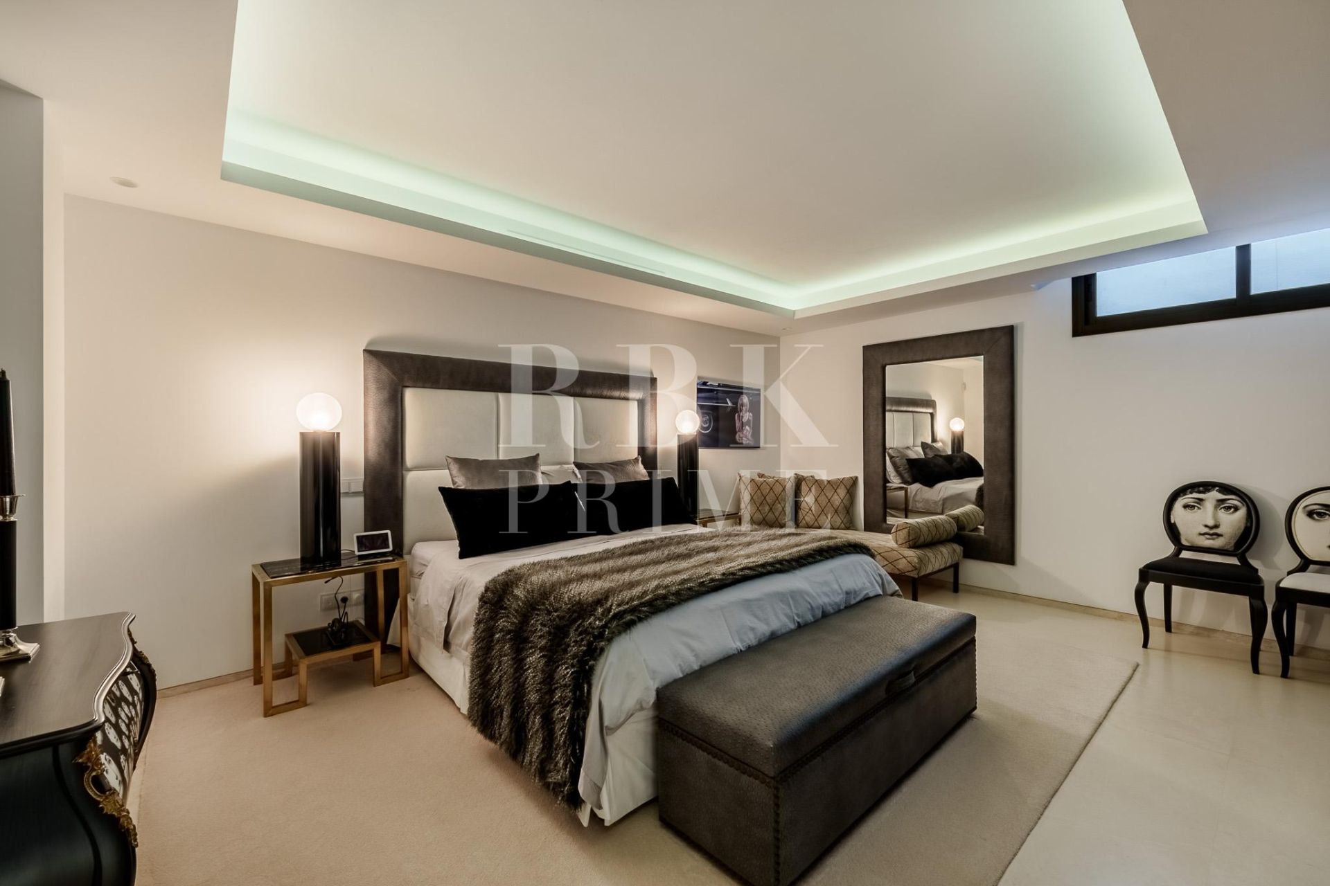 Available - Villa - Málaga - Costa del Sol
