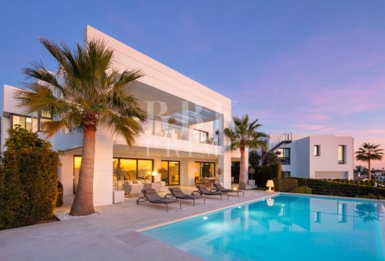 Villa · Available - Málaga
