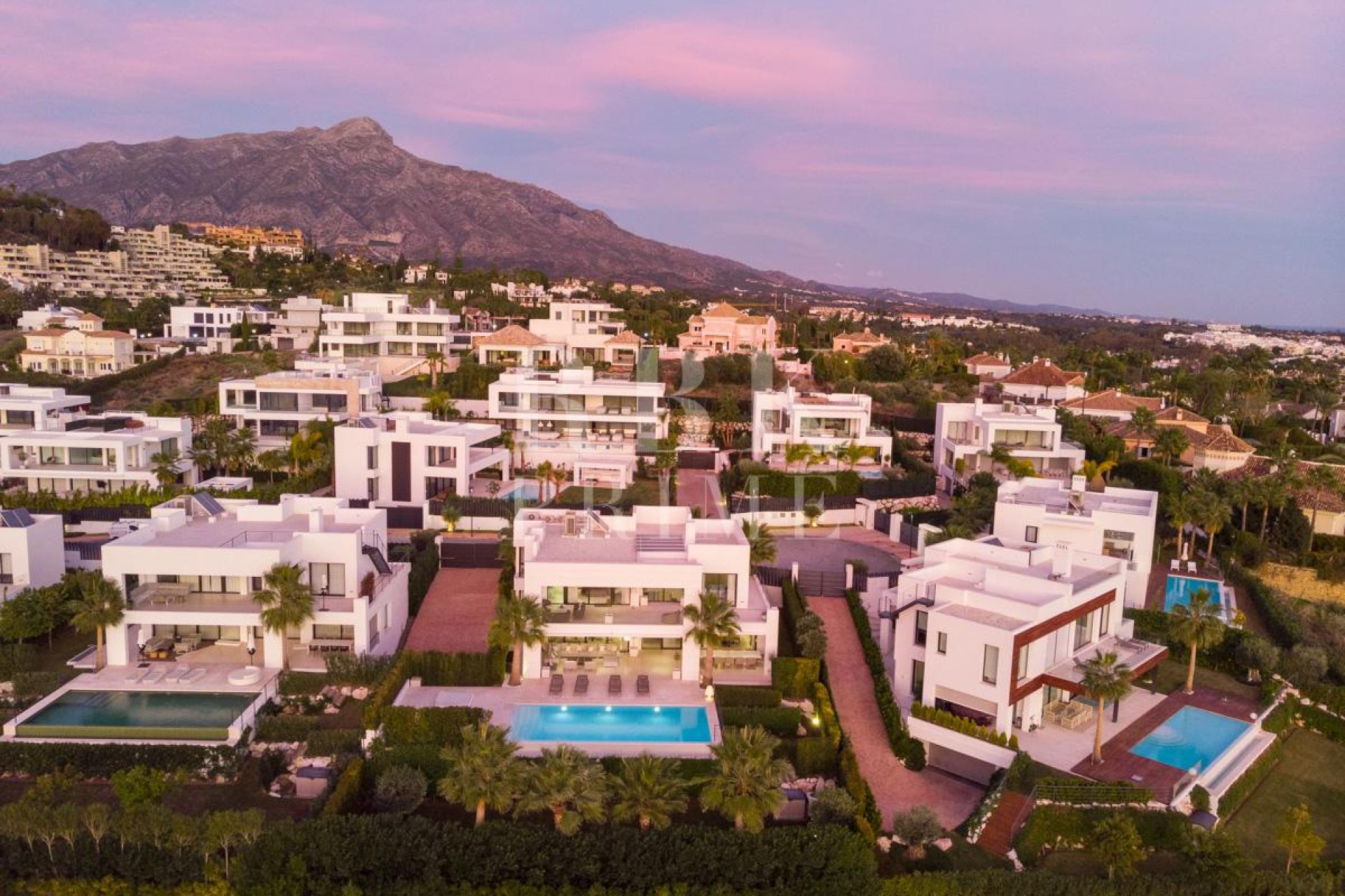 Available - Villa - Málaga - Costa del Sol