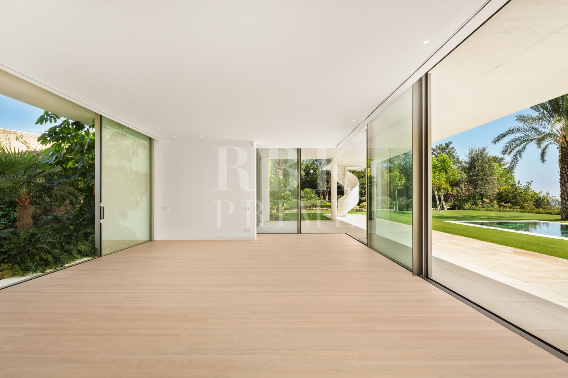 Available - Villa - Málaga - Costa del Sol