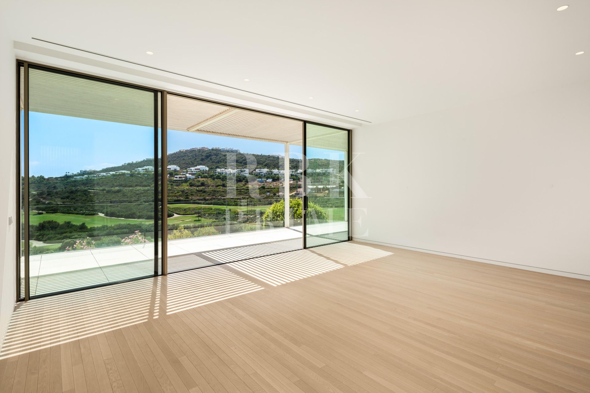 Available - Villa - Málaga - Costa del Sol