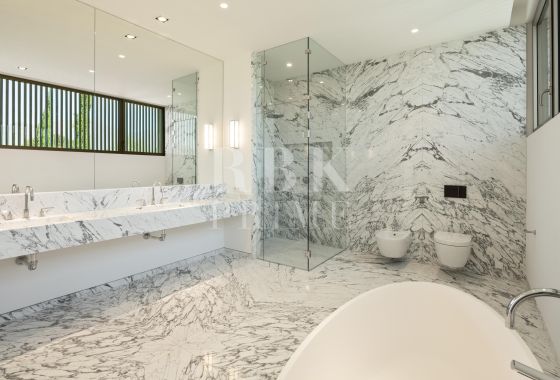 Available - Villa - Málaga - Costa del Sol