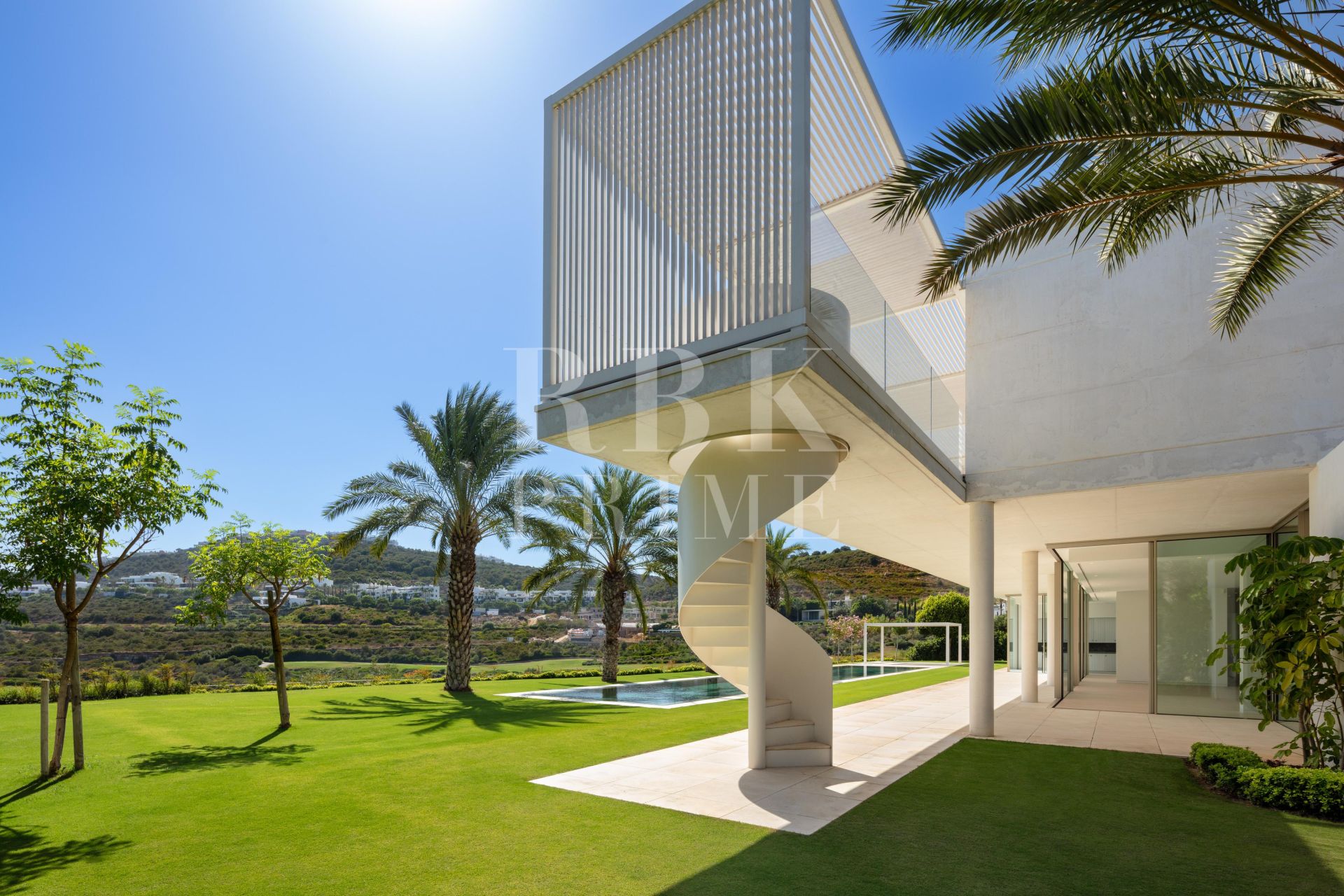 Available - Villa - Málaga - Costa del Sol