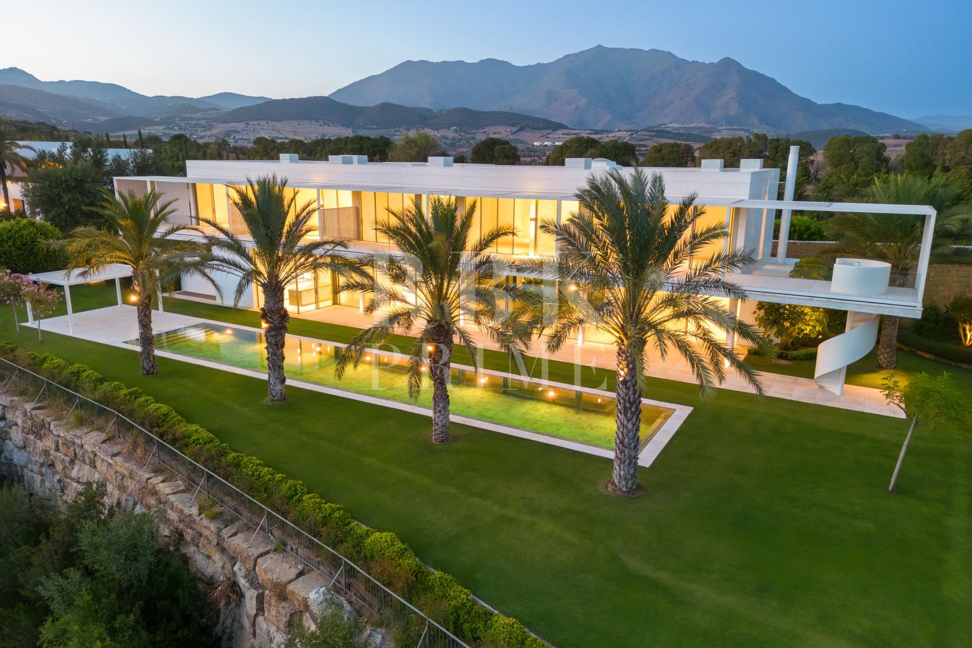 Available - Villa - Málaga - Costa del Sol