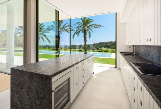 Villa · Available - Málaga