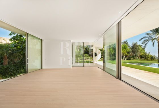 Villa · Available - Málaga