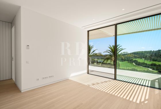 Villa · Available - Málaga