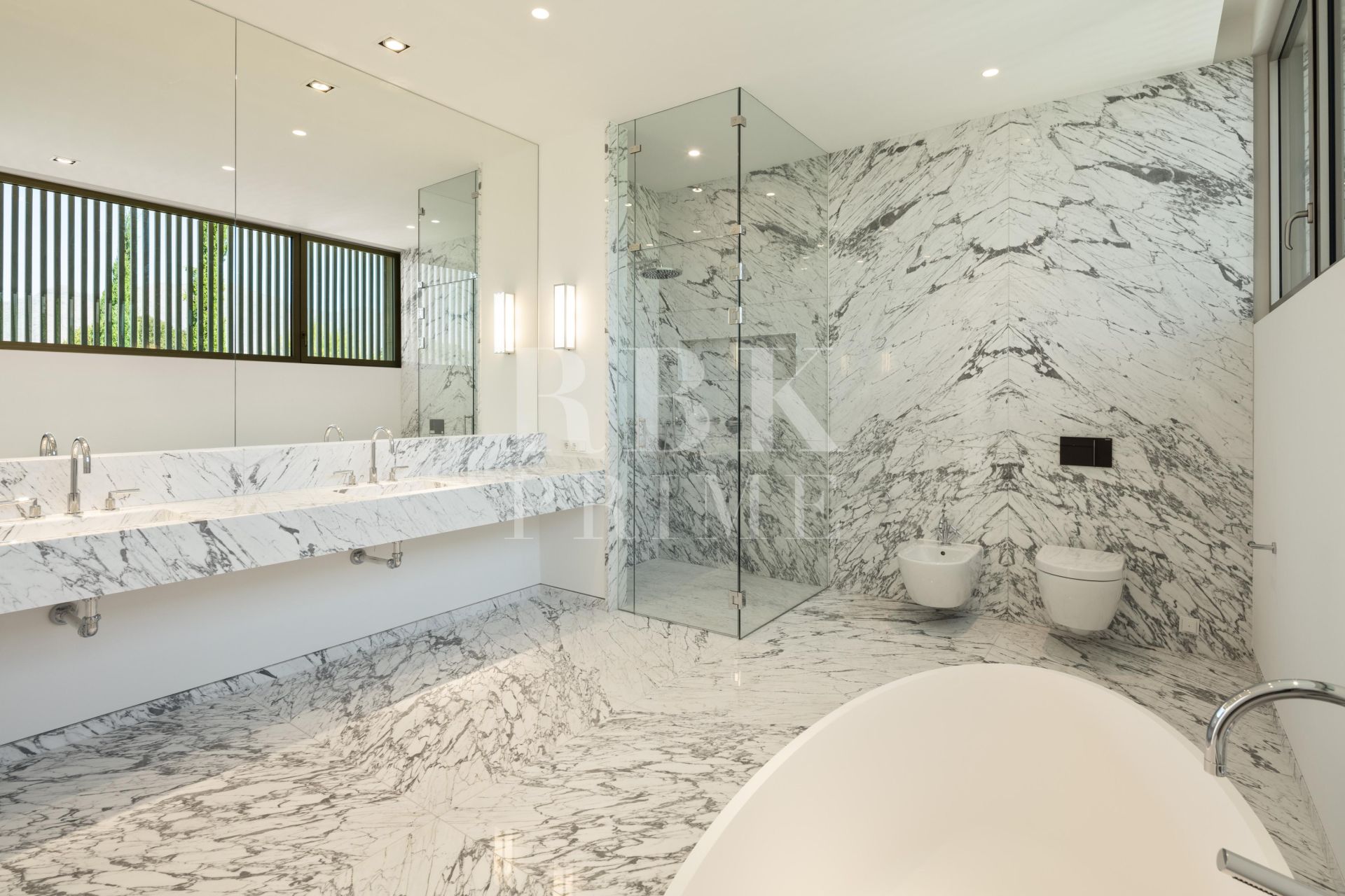 Available - Villa - Málaga - Costa del Sol