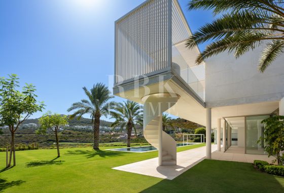 Villa · Available - Málaga