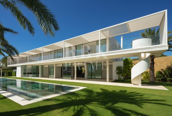 Villa · Available - Málaga