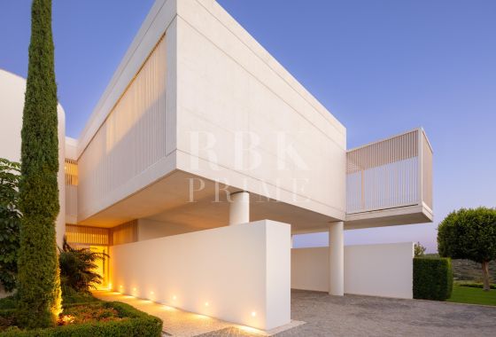 Villa · Available - Málaga