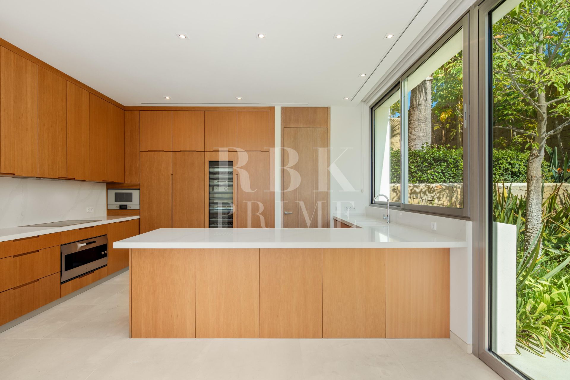 Available - Villa - Málaga - Costa del Sol