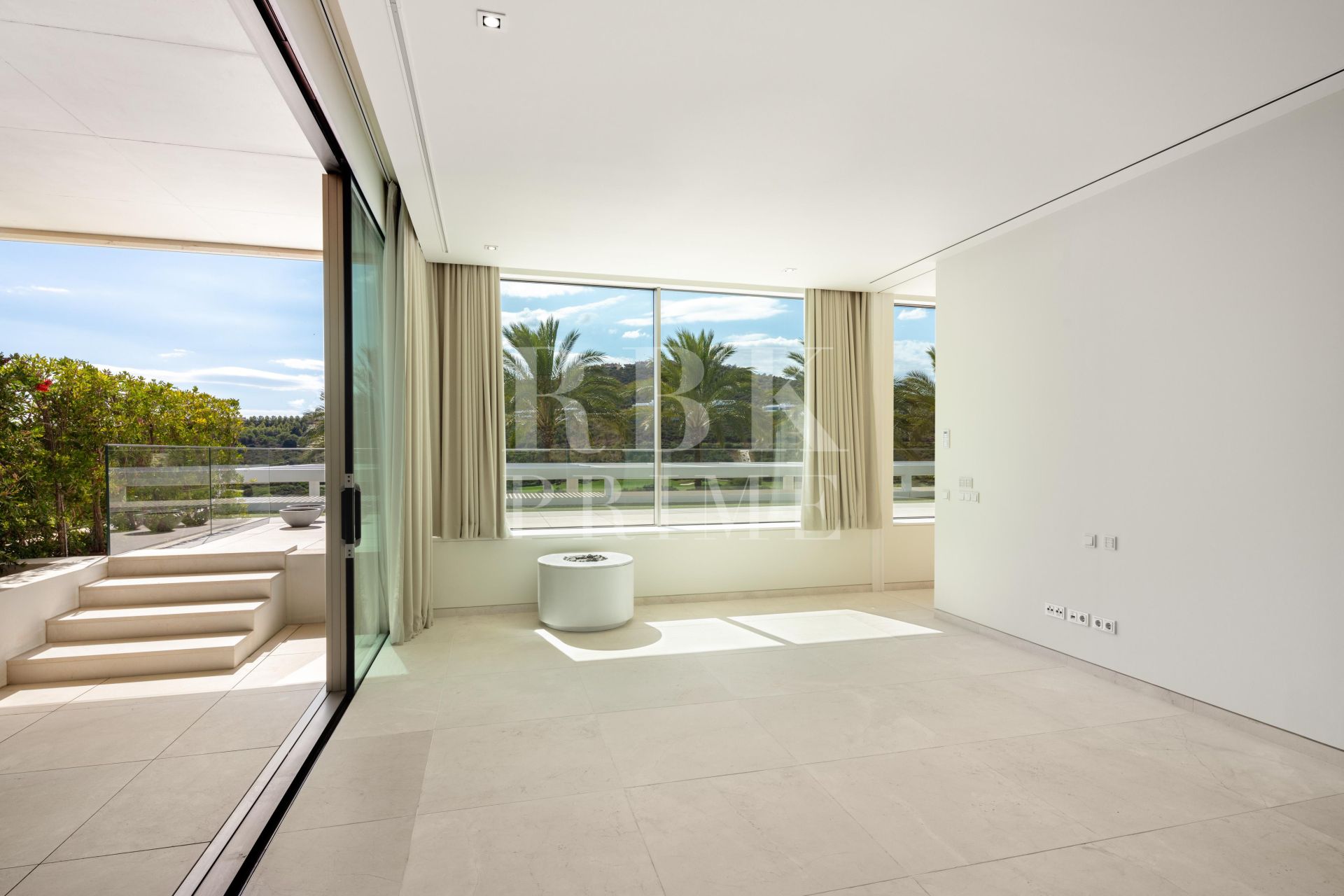 Available - Villa - Málaga - Costa del Sol