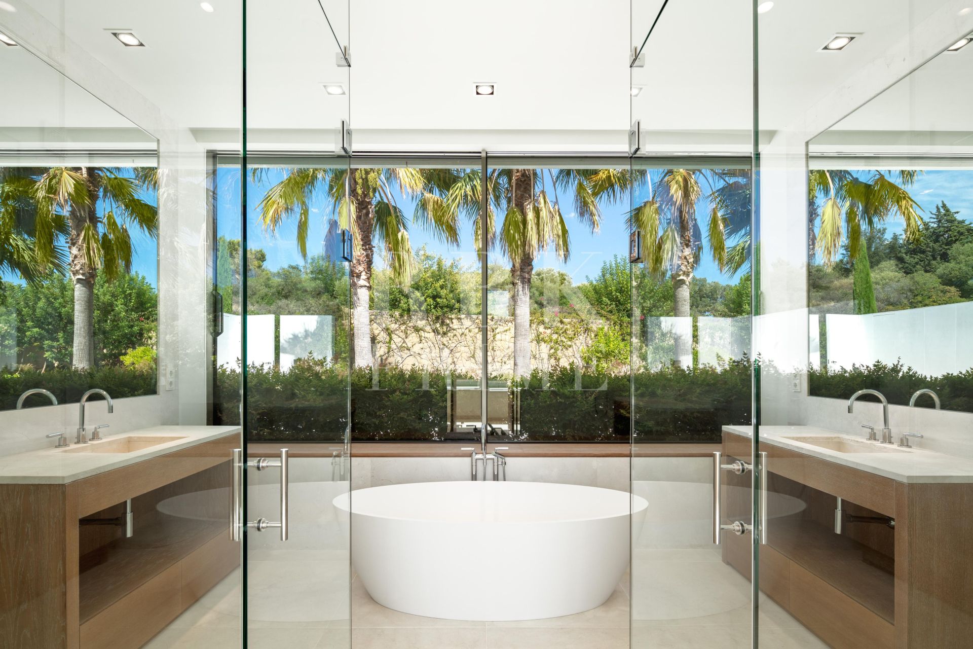 Available - Villa - Málaga - Costa del Sol