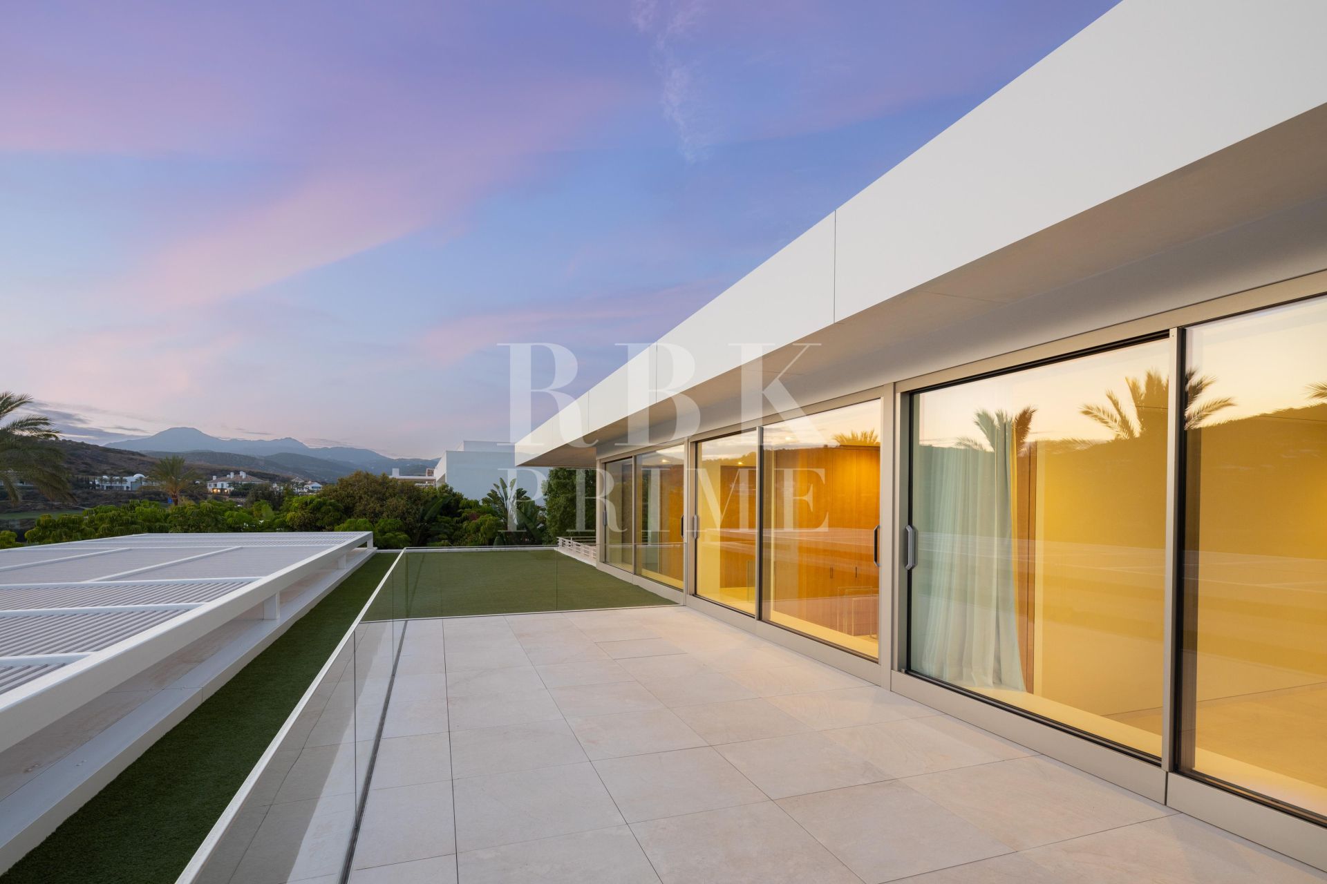 Available - Villa - Málaga - Costa del Sol