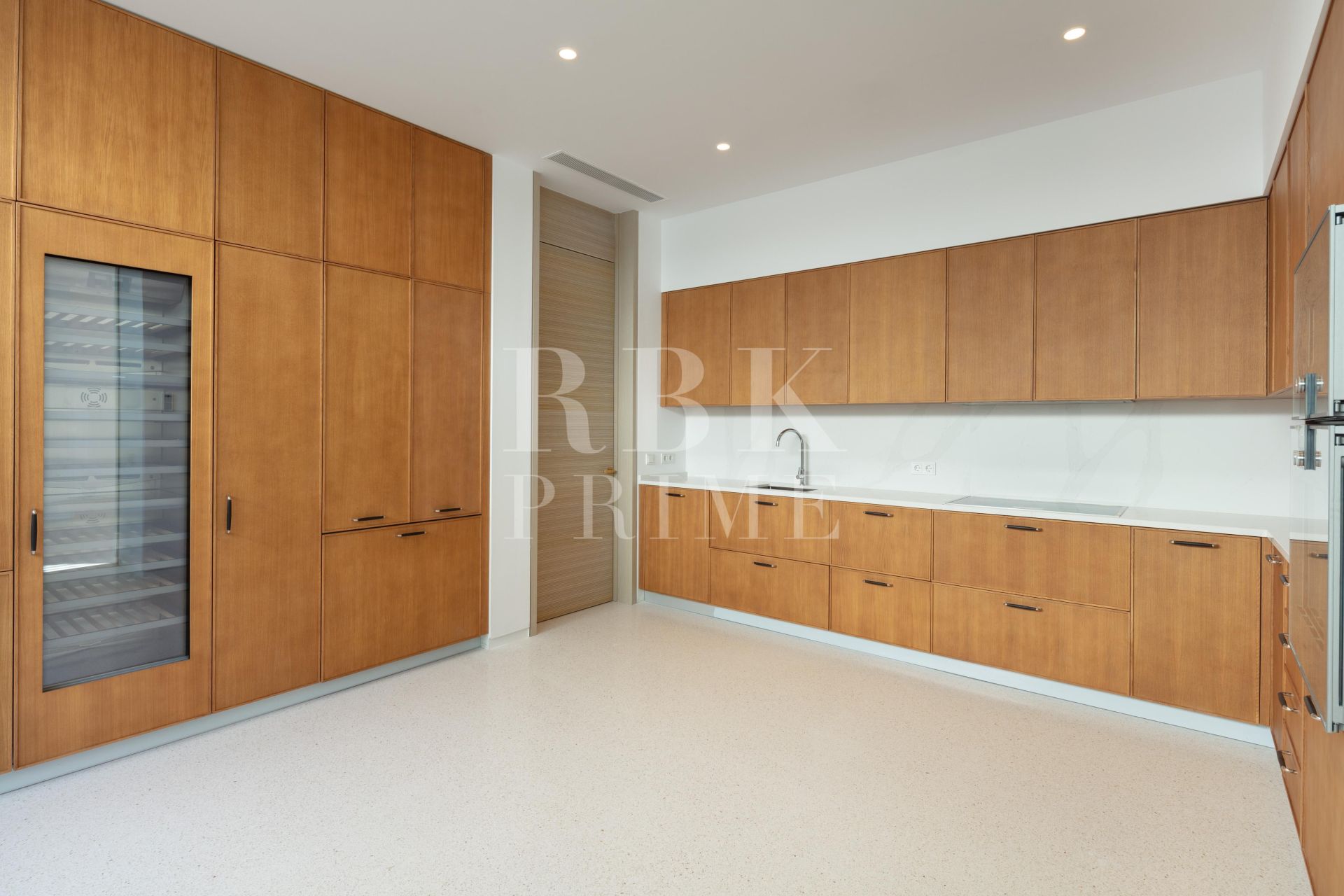 Available - Villa - Málaga - Costa del Sol