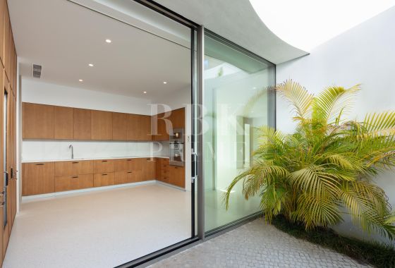 Villa · Available - Málaga