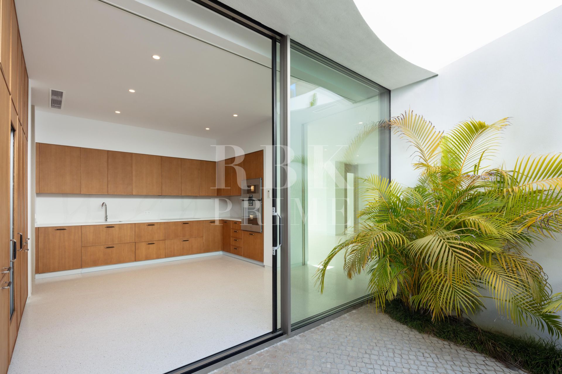 Available - Villa - Málaga - Costa del Sol