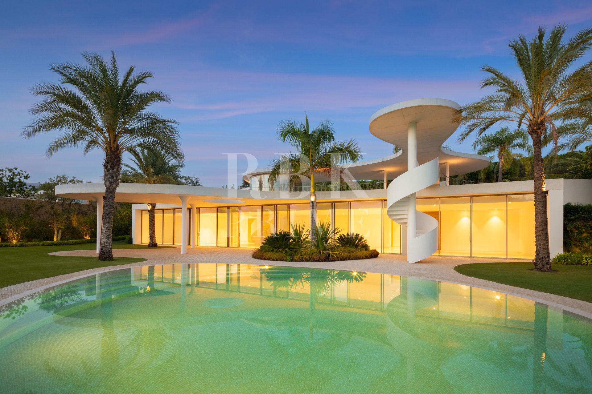 Available - Villa - Málaga - Costa del Sol
