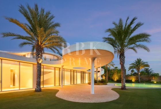 Villa · Available - Málaga