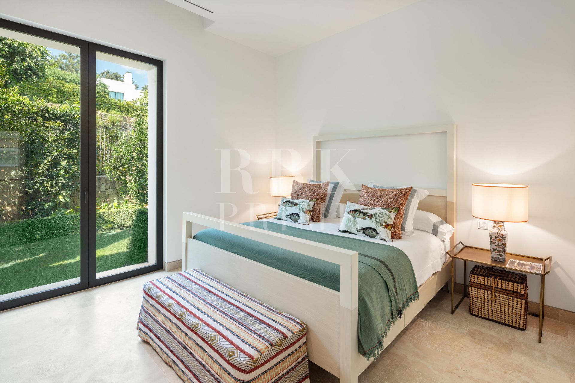 Available - Villa - Málaga - Costa del Sol