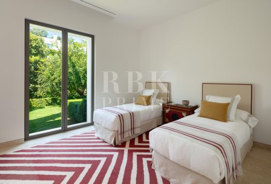 Villa · Available - Málaga