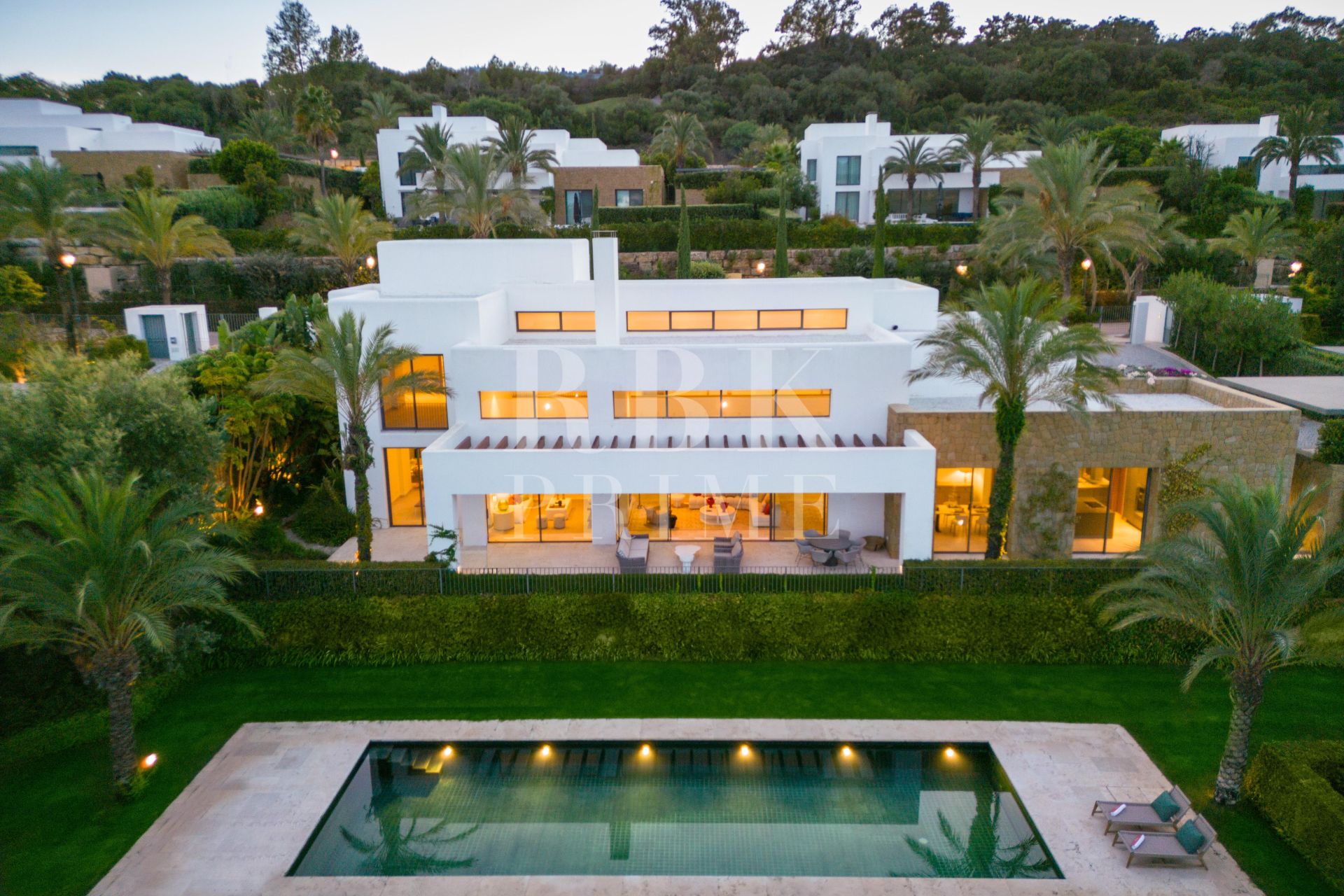 Available - Villa - Málaga - Costa del Sol
