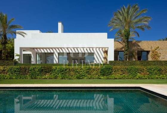 Villa · Available - Málaga