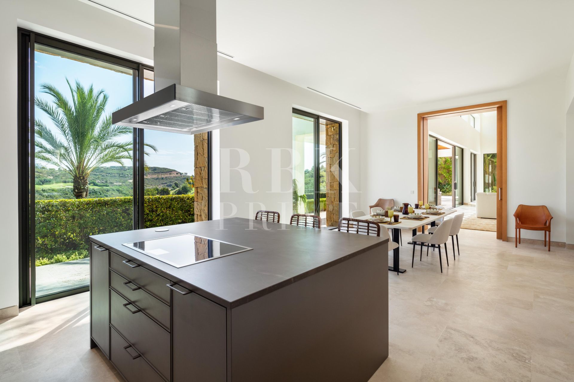 Available - Villa - Málaga - Costa del Sol