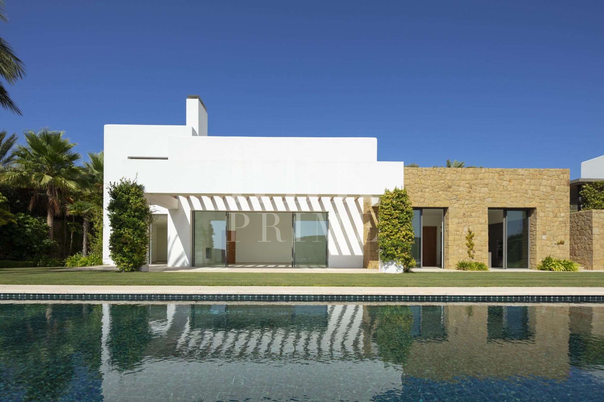 Available - Villa - Málaga - Costa del Sol