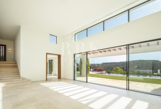 Villa · Available - Málaga