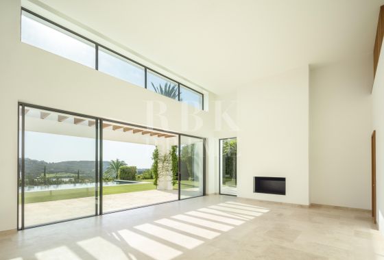 Villa · Available - Málaga