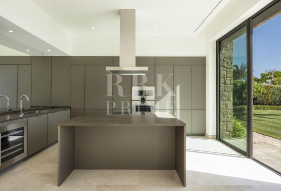 Villa · Available - Málaga