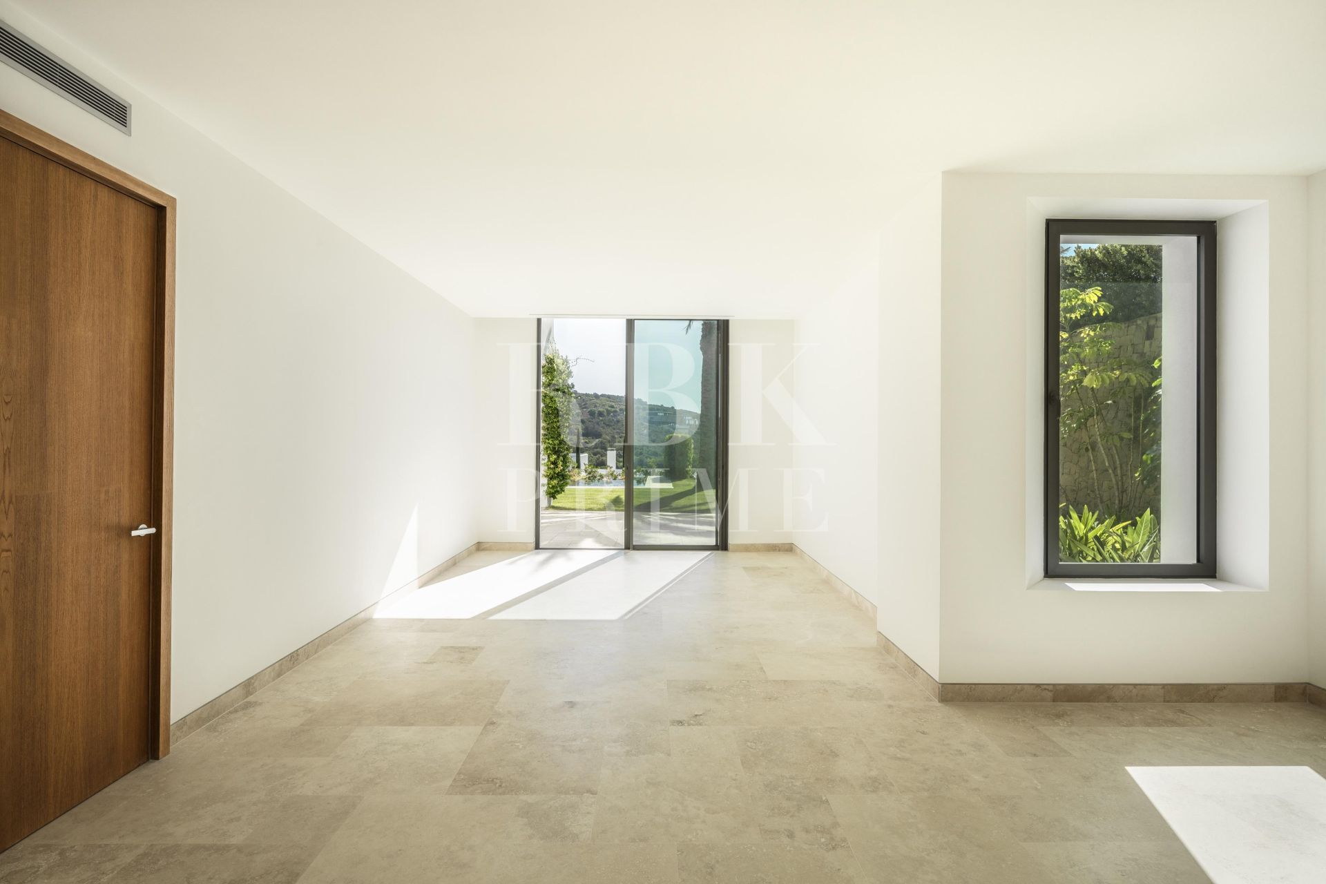 Available - Villa - Málaga - Costa del Sol