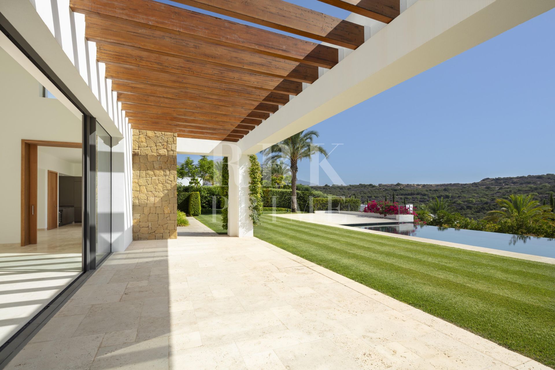 Available - Villa - Málaga - Costa del Sol
