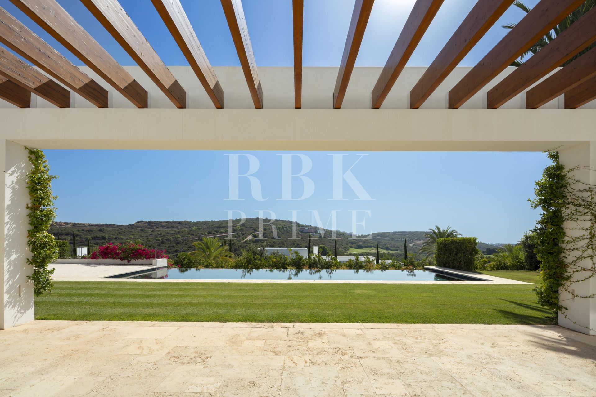 Available - Villa - Málaga - Costa del Sol